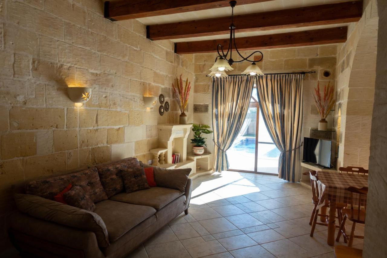 Centre Island With Private Pool And Hot Tub Holiday home Kercem