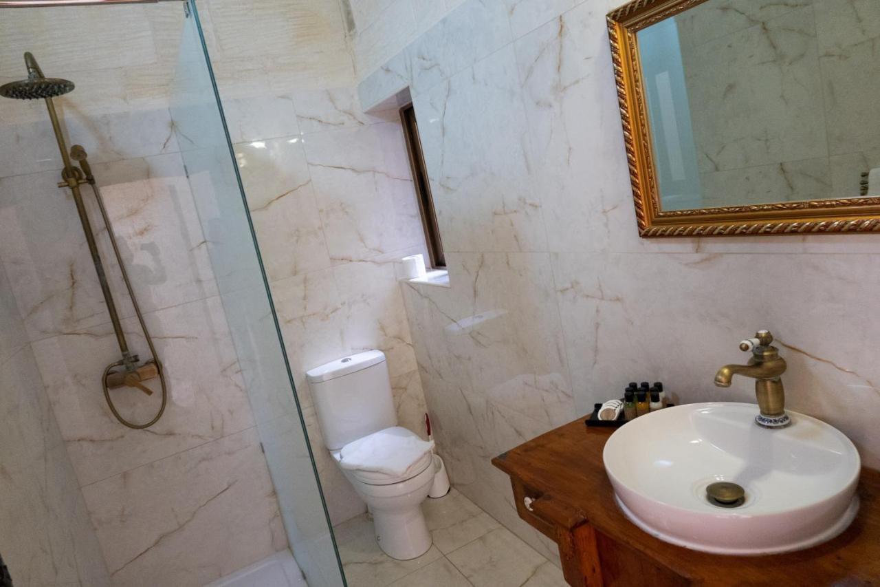 Centre Island With Private Pool And Hot Tub Holiday home Kercem
