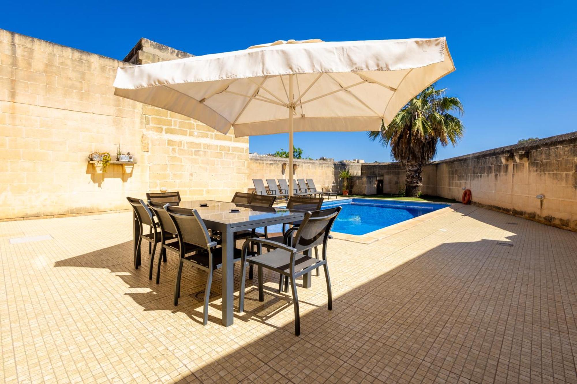 Casa vacanze Centre Island With Private Pool And Hot Tub